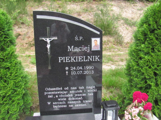 Maciej Piekielnik 1990 Reda - Grobonet - Wyszukiwarka osób pochowanych